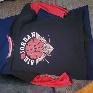 Air Jordan Flight Basketball Black with Red Long Sleeve Boys Large 10-12 T-shirt